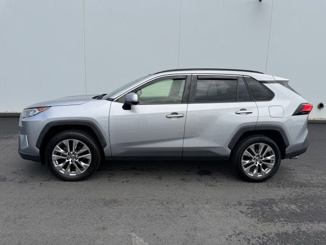 Used 2020 Toyota RAV4 Limited AWD/4WD image 11