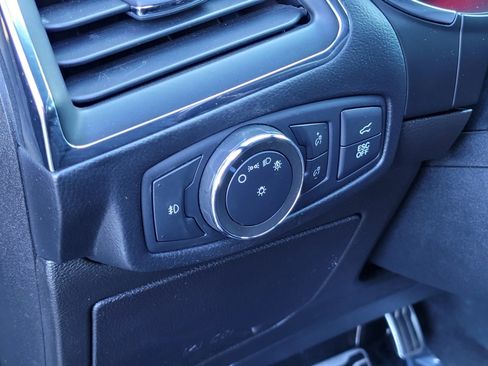 Used 2021 Ford Edge ST image 18