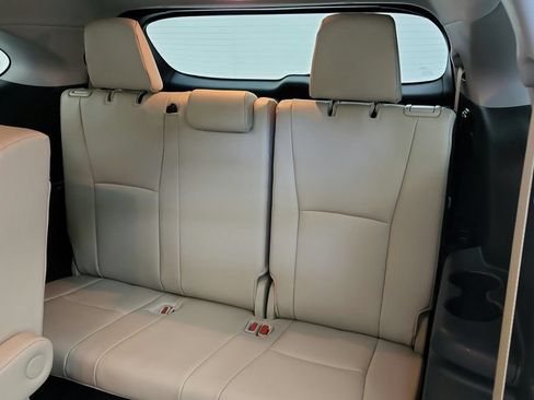 Certified 2024 Toyota Highlander XLE FWD image 27