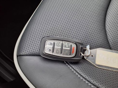 New 2026 Chrysler Pacifica Limited w/ S Appearance Package image 13