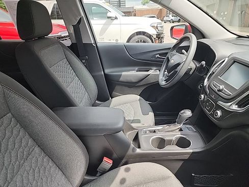 Used 2018 Chevrolet Equinox LT AWD/4WD image 11