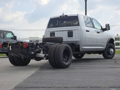 New 2025 RAM 3500 Big Horn image 16