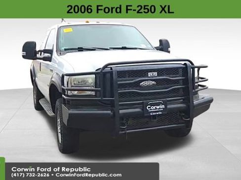 Used 2006 Ford F250 XL image 1
