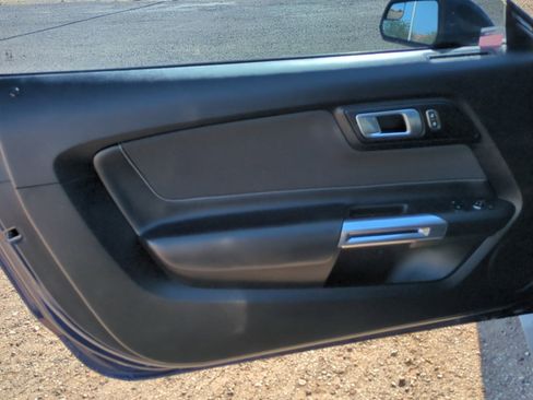 Used 2020 Ford Mustang Coupe RWD image 11