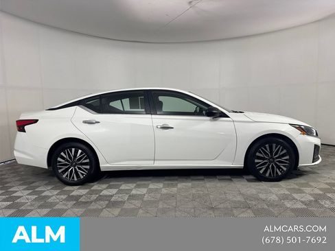 Used 2025 Nissan Altima 2.5 SV FWD image 5
