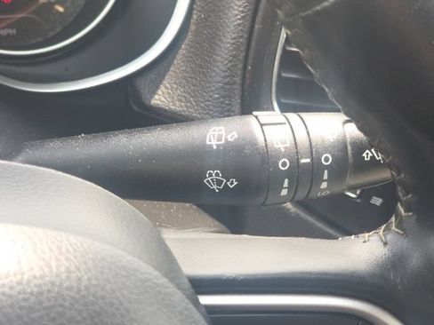 Used 2018 Jeep Compass Latitude FWD image 38