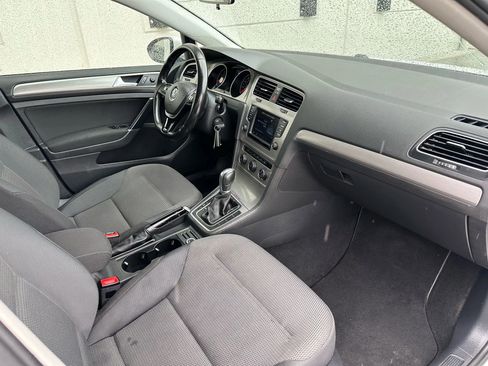 Used 2017 Volkswagen Golf S image 15