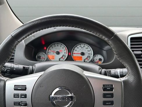 Used 2015 Nissan Xterra PRO-4X AWD/4WD image 12