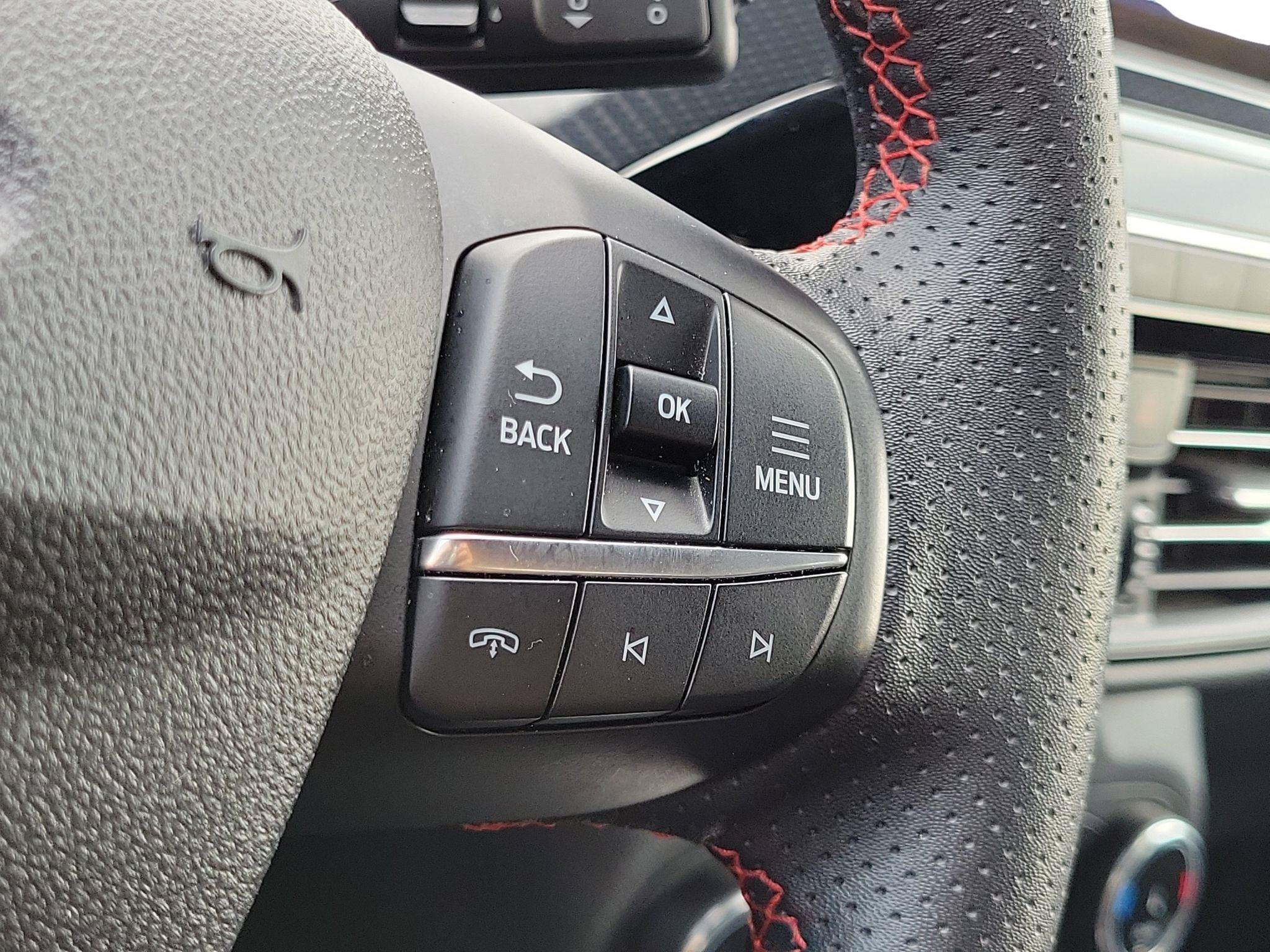 Used 2025 Ford Escape ST-Line Select AWD/4WD image 12