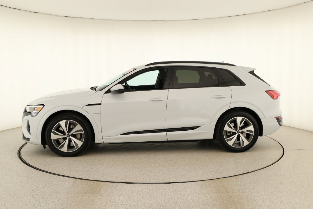 Certified 2024 Audi Q8 e-tron Premium AWD/4WD image 2
