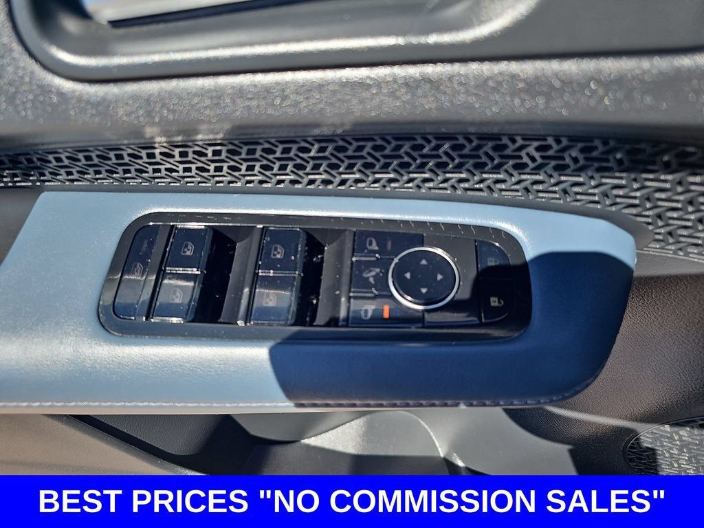 Used 2023 Nissan Ariya AWD/4WD image 29
