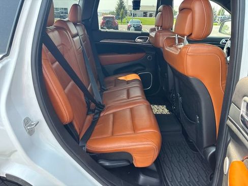 Used 2014 Jeep Grand Cherokee SRT8 w/ Luxury Group II AWD/4WD image 24