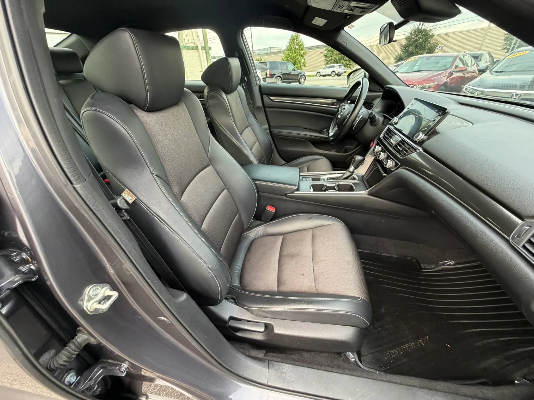 Used 2018 Honda Accord Sport image 27