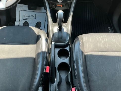 Used 2018 Chevrolet Trax LT w/ LT Convenience Package AWD/4WD image 27