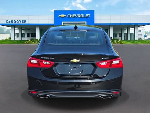 Used 2018 Chevrolet Malibu Premier w/ Driver Confidence Package FWD image 8