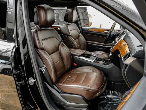 Used 2014 Mercedes-Benz GL 450 4MATIC image 29