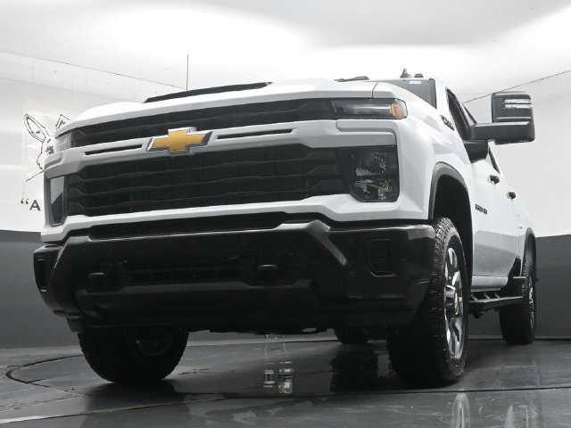 New 2026 Chevrolet Silverado 2500 Custom w/ Custom Value Package AWD/4WD image 4