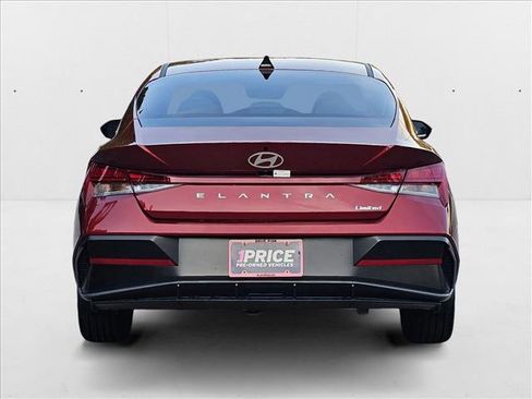 New 2025 Hyundai Elantra Limited image 8