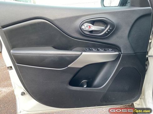 Used 2019 Jeep Cherokee High Altitude image 23