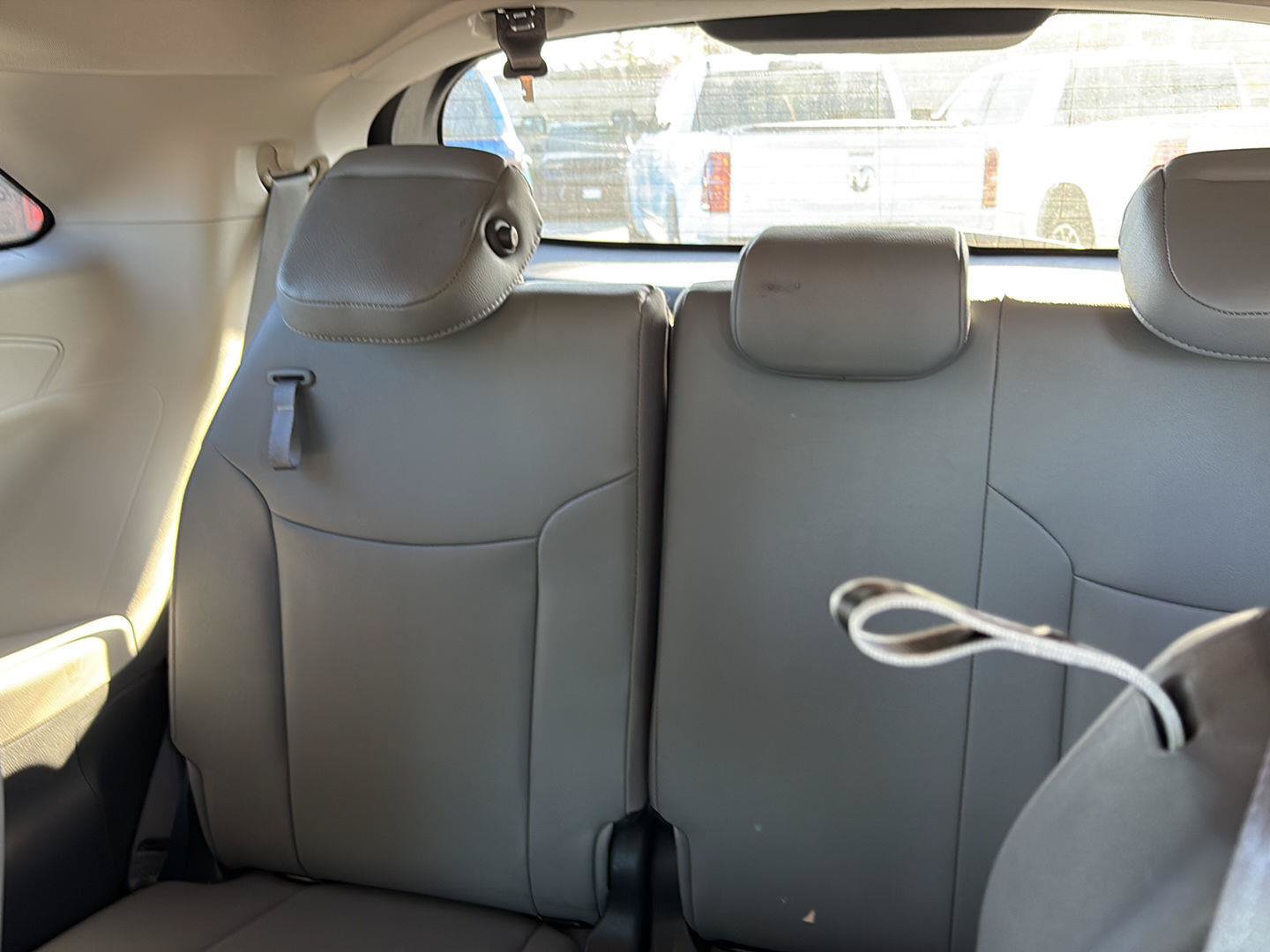 Used 2023 Toyota Sienna XLE FWD image 18