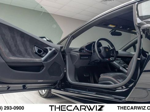 Used 2016 Lamborghini Huracan LP 580-2 RWD image 37