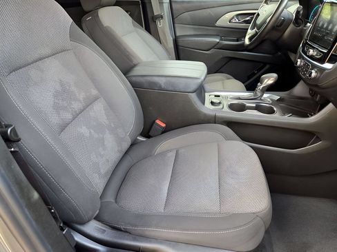 Used 2023 Chevrolet Traverse LT AWD/4WD image 12