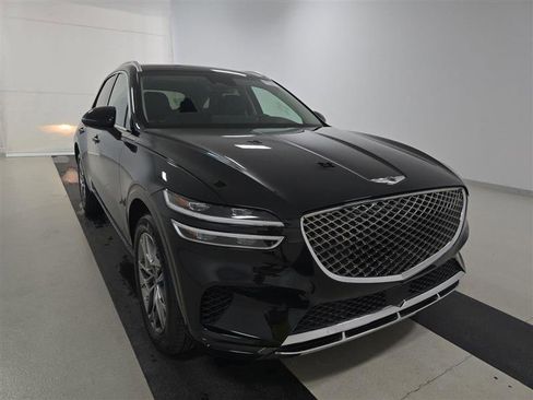 Used 2024 Genesis GV70 2.5T w/ Advanced Package image 3