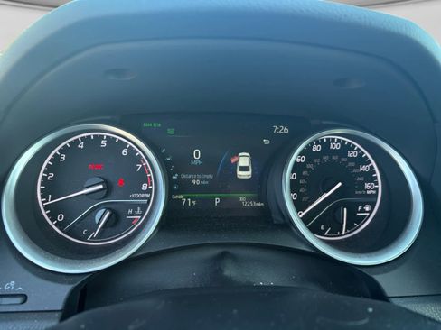 Used 2024 Toyota Camry XLE FWD image 11