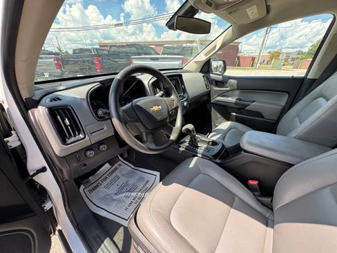 Used 2020 Chevrolet Colorado W/T AWD/4WD image 14