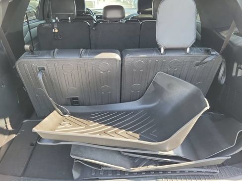 Used 2020 Ford Explorer XLT w/ Equipment Group 202A RWD image 7