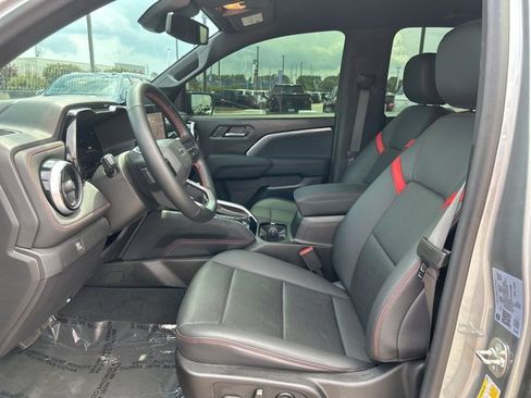 Used 2024 Chevrolet Colorado Z71 w/ Z71 Convenience Package 2 image 15