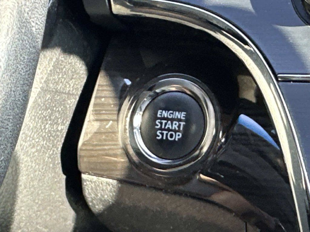 Used 2013 Toyota Avalon Limited FWD image 32