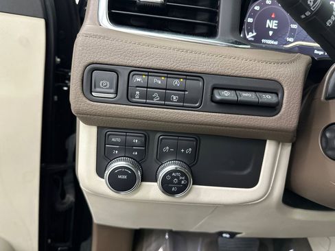 Used 2023 GMC Yukon Denali AWD/4WD image 35