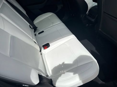 Used 2023 Tesla Model Y Long Range AWD/4WD image 22