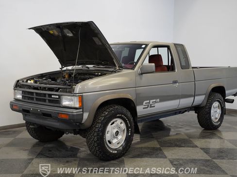 Used 1989 Nissan Pickup 4x4 King Cab V6 image 38