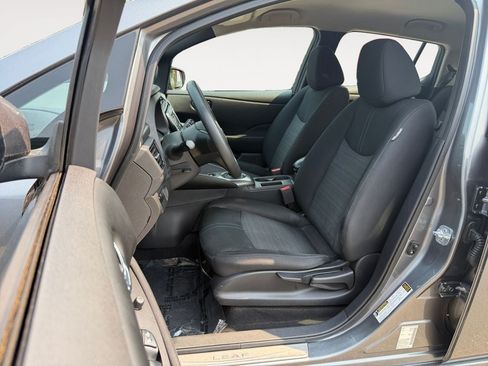 Used 2019 Nissan Leaf S w/ Protection Package FWD image 6