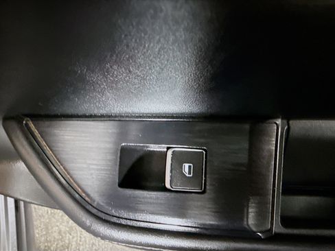 Used 2024 Nissan Rogue SL image 31