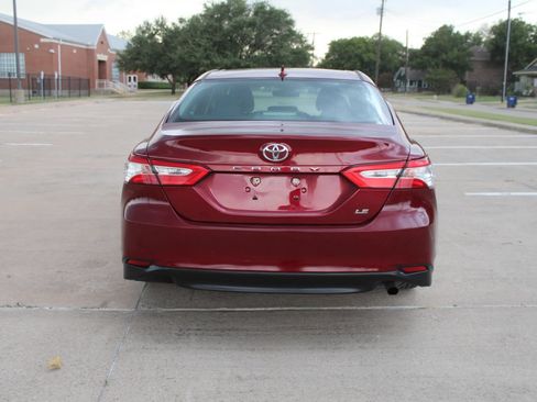 Used 2019 Toyota Camry LE FWD image 12