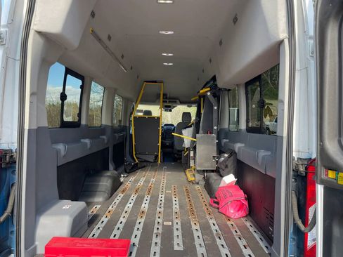 Used 2019 Ford Transit 350 XL RWD image 10