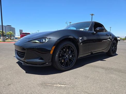 New 2026 MAZDA MX-5 Miata Club w/ Interior Package RWD image 2