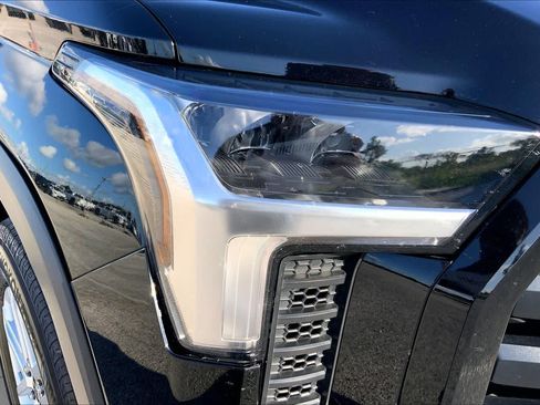 Used 2024 Toyota Tundra SR5 w/ SR5 Premium Package AWD/4WD image 27