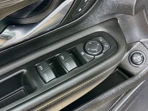 Used 2023 GMC Terrain SLT AWD/4WD image 21