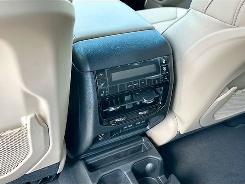New 2026 Jeep Grand Cherokee L Limited RWD image 18