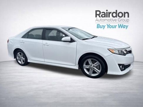 Used 2012 Toyota Camry SE FWD image 1