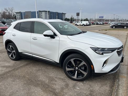 Used 2021 Buick Envision Essence w/ Technology Package I image 2