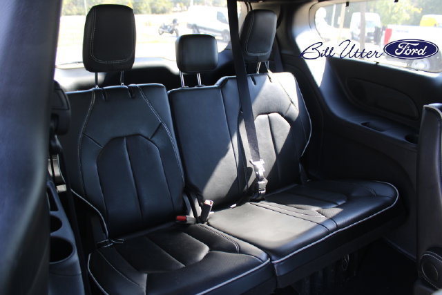 Used 2025 Chrysler Pacifica Limited FWD image 14