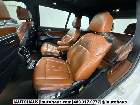 Used 2022 BMW X7 M50i image 23