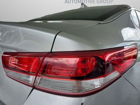 Used 2020 Kia Optima LX FWD image 23