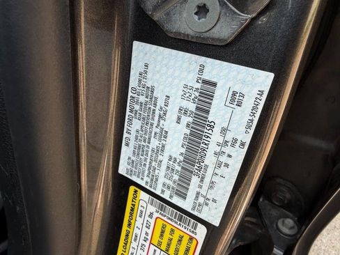 Used 2020 Ford Fusion SE FWD image 20