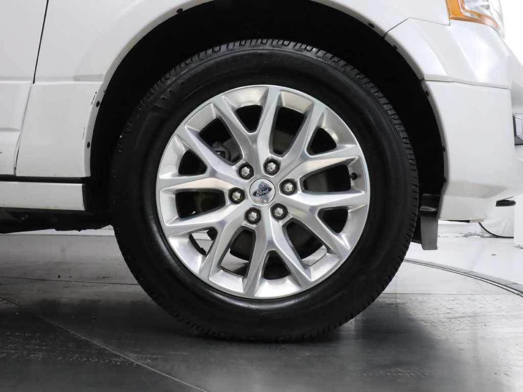 Used 2015 Ford Expedition Limited w/ Equipment Group 301A AWD/4WD image 37